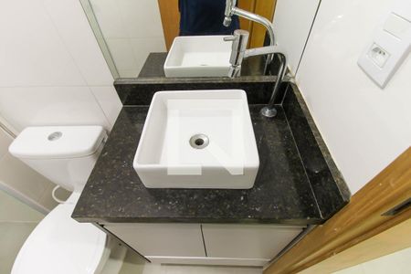 Casa de condomínio para alugar com 45m², 2 quartos e sem vaga Casa de condomínio para alugar com 45m², 2 quartos e sem vagaBanheiro
