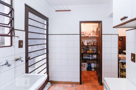 Casa à venda com 731m², 4 quartos e 7 vagasÁrea de Serviço Edícula