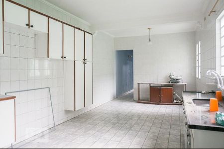 Casa para alugar com 280m², 3 quartos e 8 vagasCozinha