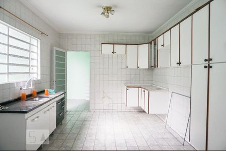 Casa para alugar com 280m², 3 quartos e 8 vagasCozinha