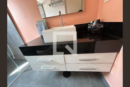 Apartamento à venda com 107m², 3 quartos e 1 vagaBanheiro da Suíte