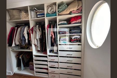 Apartamento à venda com 107m², 3 quartos e 1 vagaCloset da suíte