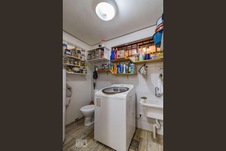 Casa à venda com 250m², 4 quartos e 2 vagasDetalhe da area de serviço