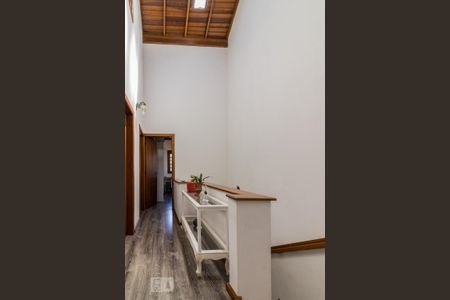 Casa à venda com 250m², 4 quartos e 2 vagasCorredor