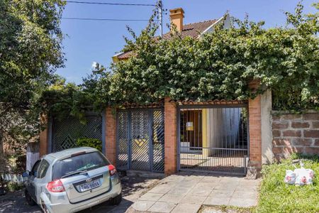 Casa à venda com 250m², 4 quartos e 2 vagasFachada