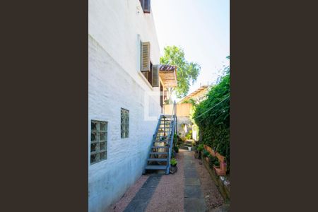 Casa à venda com 250m², 4 quartos e 2 vagasLateral da Casa