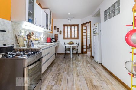 Casa à venda com 250m², 4 quartos e 2 vagasCozinha