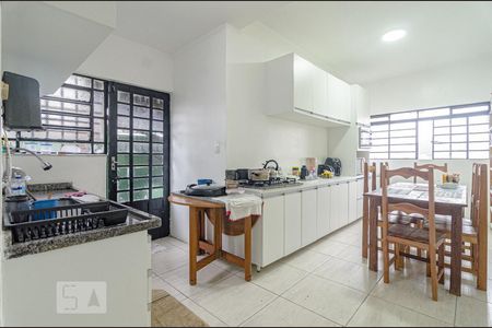 Casa à venda com 150m², 3 quartos e 2 vagas Casa à venda com 150m², 3 quartos e 2 vagasCozinha