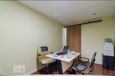 Casa à venda com 150m², 3 quartos e 2 vagas Casa à venda com 150m², 3 quartos e 2 vagasQuarto de serviço/escritorio