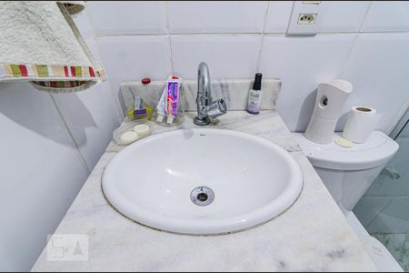 Casa à venda com 150m², 3 quartos e 2 vagas Casa à venda com 150m², 3 quartos e 2 vagasBanheiro de serviço