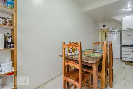 Casa à venda com 150m², 3 quartos e 2 vagas Casa à venda com 150m², 3 quartos e 2 vagasCozinha