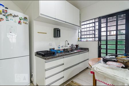 Casa à venda com 150m², 3 quartos e 2 vagas Casa à venda com 150m², 3 quartos e 2 vagasCozinha