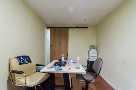 Casa à venda com 150m², 3 quartos e 2 vagas Casa à venda com 150m², 3 quartos e 2 vagasQuarto de serviço/escritorio