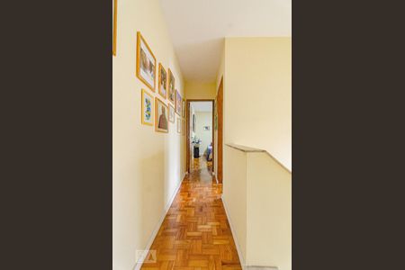 Casa à venda com 150m², 3 quartos e 2 vagas Casa à venda com 150m², 3 quartos e 2 vagasCorredor