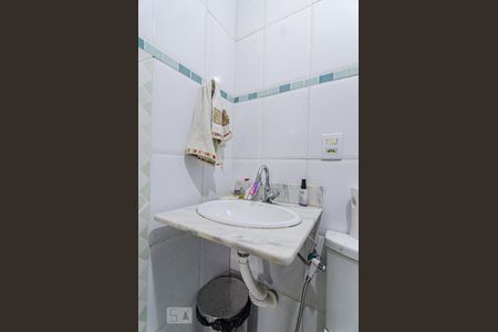 Casa à venda com 150m², 3 quartos e 2 vagas Casa à venda com 150m², 3 quartos e 2 vagasBanheiro de serviço