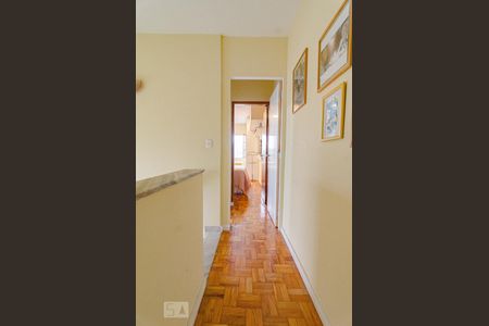 Casa à venda com 150m², 3 quartos e 2 vagas Casa à venda com 150m², 3 quartos e 2 vagasCorredor