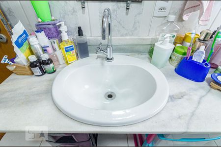 Casa à venda com 150m², 3 quartos e 2 vagas Casa à venda com 150m², 3 quartos e 2 vagasBanheiro