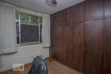 Casa à venda com 210m², 5 quartos e 7 vagasQuarto 4