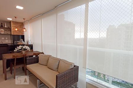 Varanda da sala de apartamento à venda com 3 quartos, 136m² em Alphaville, Santana de Parnaíba