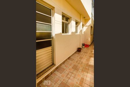 Casa à venda com 150m², 3 quartos e 1 vagaCorredor externo