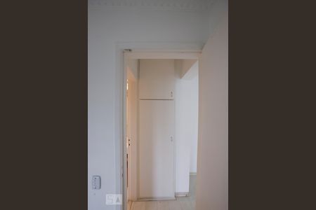 Corredor de apartamento à venda com 1 quarto, 42m² em Indianópolis, São Paulo