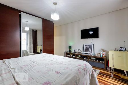 Casa à venda com 240m², 3 quartos e 3 vagasSuíte 1