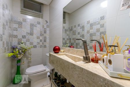 Lavabo de casa para alugar com 3 quartos, 240m² em Vila Gustavo , São Paulo