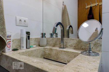 Casa à venda com 240m², 3 quartos e 3 vagasBanheiro da Suíte 1