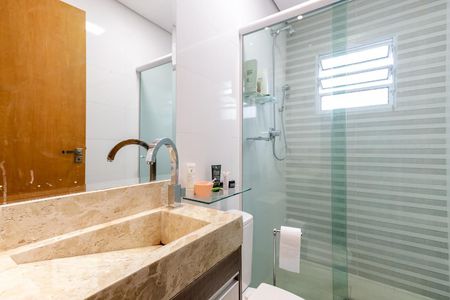 Casa à venda com 240m², 3 quartos e 3 vagasBanheiro da Suíte 2