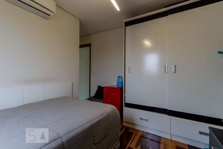 Casa à venda com 240m², 3 quartos e 3 vagasSuíte 2