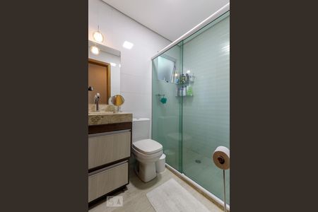 Casa à venda com 240m², 3 quartos e 3 vagasBanheiro da Suíte 1