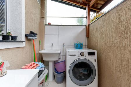 Casa à venda com 240m², 3 quartos e 3 vagasÁrea de Serviço