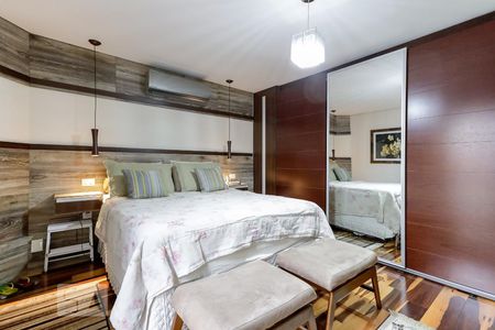 Casa à venda com 240m², 3 quartos e 3 vagasSuíte 1