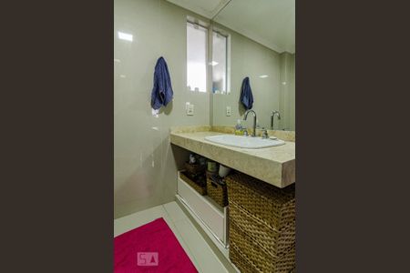 Apartamento à venda com 133m², 4 quartos e 1 vagaBanheiro