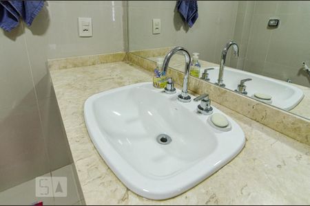 Apartamento à venda com 133m², 4 quartos e 1 vagaBanheiro