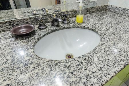 Apartamento à venda com 133m², 4 quartos e 1 vagaBanheiro da Suíte