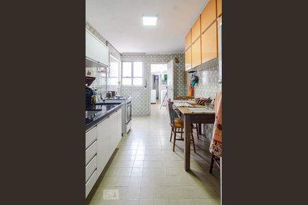 Apartamento à venda com 133m², 4 quartos e 1 vagaCozinha