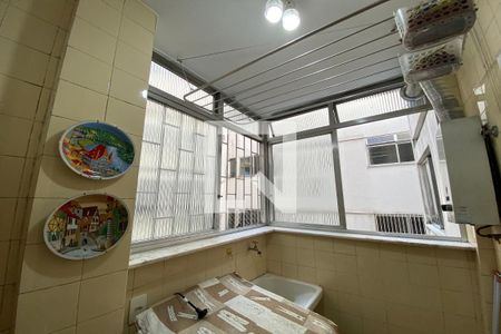 Apartamento à venda com 70m², 2 quartos e 1 vagaÁrea de Serviço