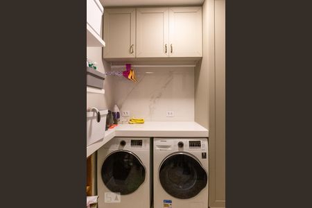 Apartamento à venda com 170m², 4 quartos e 3 vagas Apartamento à venda com 170m², 4 quartos e 3 vagasÁrea de Serviço