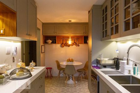 Apartamento à venda com 170m², 4 quartos e 3 vagas Apartamento à venda com 170m², 4 quartos e 3 vagasCozinha