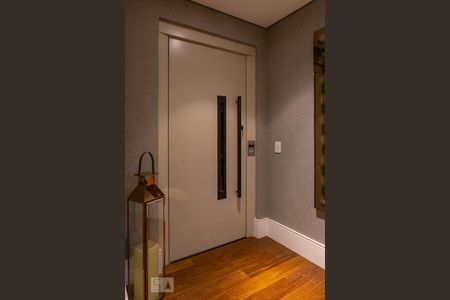 Apartamento à venda com 170m², 4 quartos e 3 vagas Apartamento à venda com 170m², 4 quartos e 3 vagasEntrada