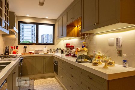 Apartamento à venda com 170m², 4 quartos e 3 vagas Apartamento à venda com 170m², 4 quartos e 3 vagasCozinha