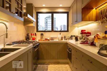 Apartamento à venda com 170m², 4 quartos e 3 vagas Apartamento à venda com 170m², 4 quartos e 3 vagasCozinha