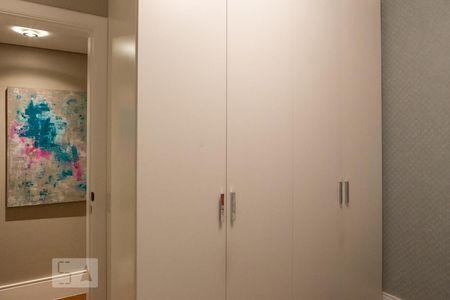 Apartamento à venda com 170m², 4 quartos e 3 vagas Apartamento à venda com 170m², 4 quartos e 3 vagasSuíte 2