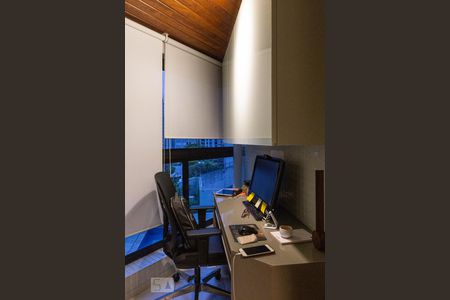 Apartamento à venda com 170m², 4 quartos e 3 vagas Apartamento à venda com 170m², 4 quartos e 3 vagasSacada da Suíte 1