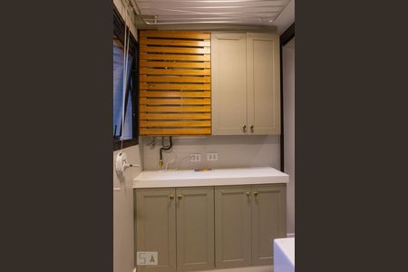 Apartamento à venda com 170m², 4 quartos e 3 vagas Apartamento à venda com 170m², 4 quartos e 3 vagasÁrea de Serviço