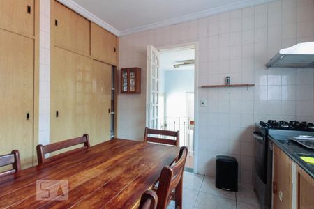 Casa à venda com 231m², 3 quartos e 1 vagaCozinha