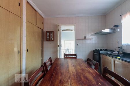 Casa à venda com 231m², 3 quartos e 1 vagaCozinha