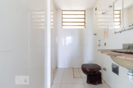 Banheiro de kitnet/studio para alugar com 1 quarto, 38m² em Centro, São Paulo