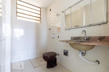 Banheiro de kitnet/studio para alugar com 1 quarto, 38m² em Centro, São Paulo